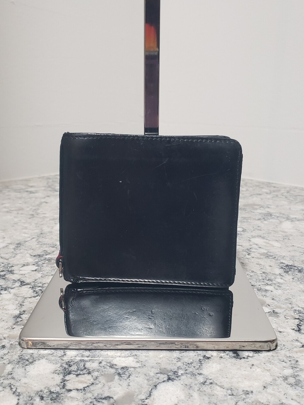 Gucci Vintage Men's Black Leather Bi-Fold Wallet with Coin Pocket